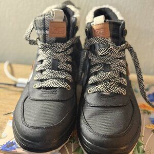 Keds White Lace-Up Sneakers – Women’s size 10